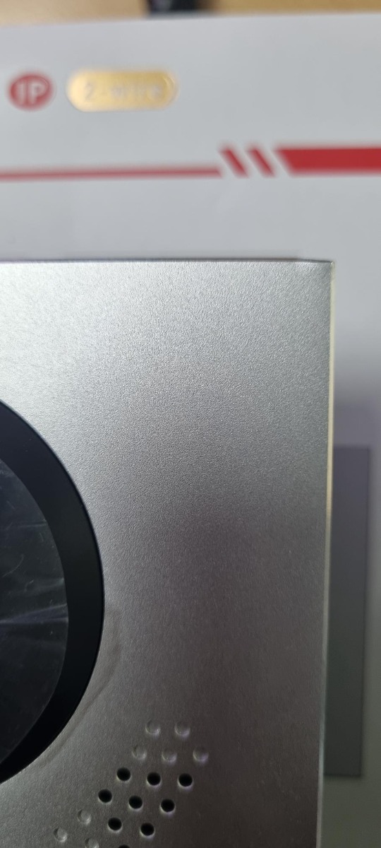 Dahua VTO4202F-P1 intercom nieuw met een kleine beschadiging 